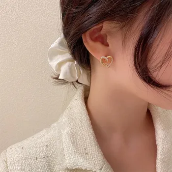 Korejski kovinski material geometrijske oblike spusti olje belo srce-oblikovani žrebec uhani majhne sveže uhani