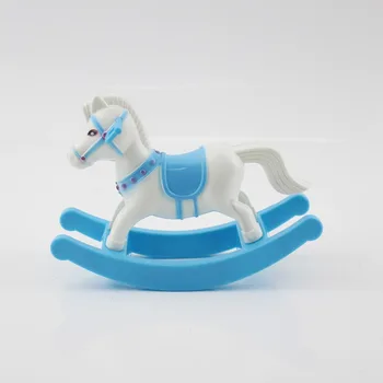 Mini Majhna plastična zibanje konja model ravnotežje konja doll house decoration pretvarjamo, igrajo hiša igrača darilo otroka, fant dekle