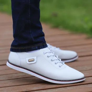 Moški Čevlji PU Usnje Priložnostne Čevlji za Moške Britanski Stil Poslovnih Čevlji Čipke Moških Loafers Superge Black Hoja Obutev Zapatos