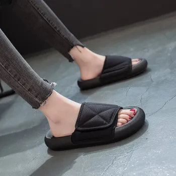 Natikači ženski poletje obrabe non-slip ravno z korejski moda neto rdeče sandali in natikači